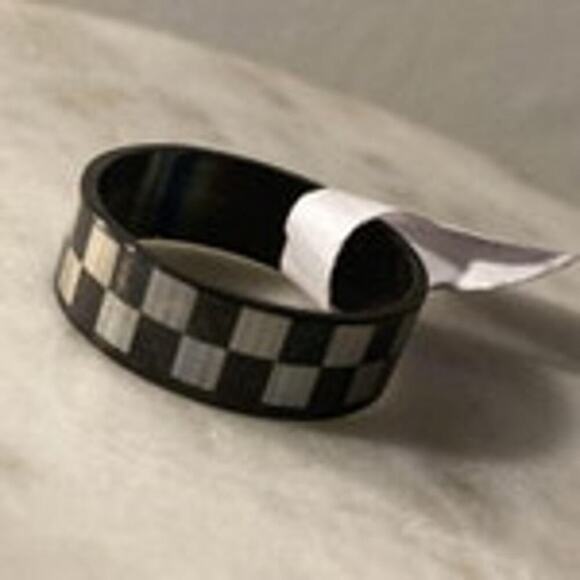 NEW Unisex Ring Stainless Steel Black And Silver Racing Checkered Flag Size 7 - Picture 1 of 3